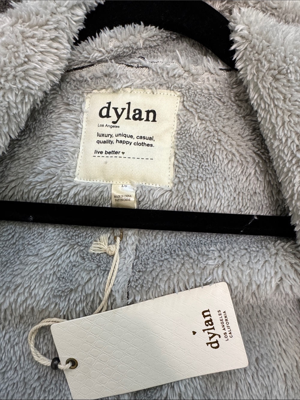 Dylan Black Vest with Light Gray Faux Shearling Trim size large BNWT - Picture 4 of 9
